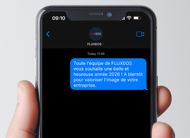 Smartphone avec un message SMS de voeux
